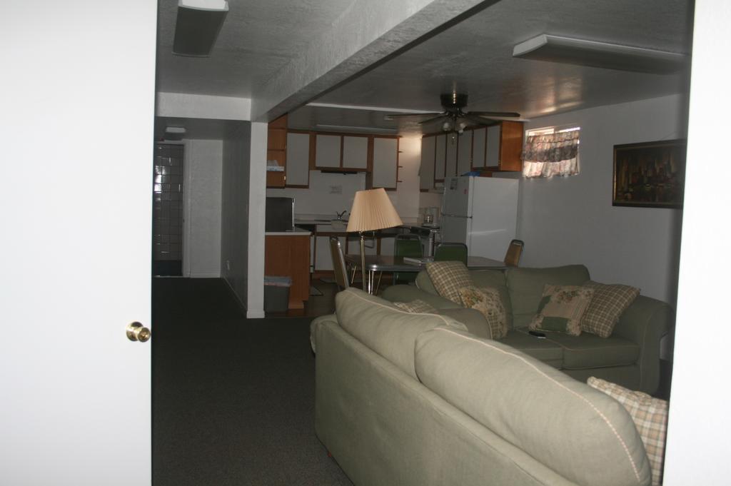 Jnr Hotel Cedarville Room photo